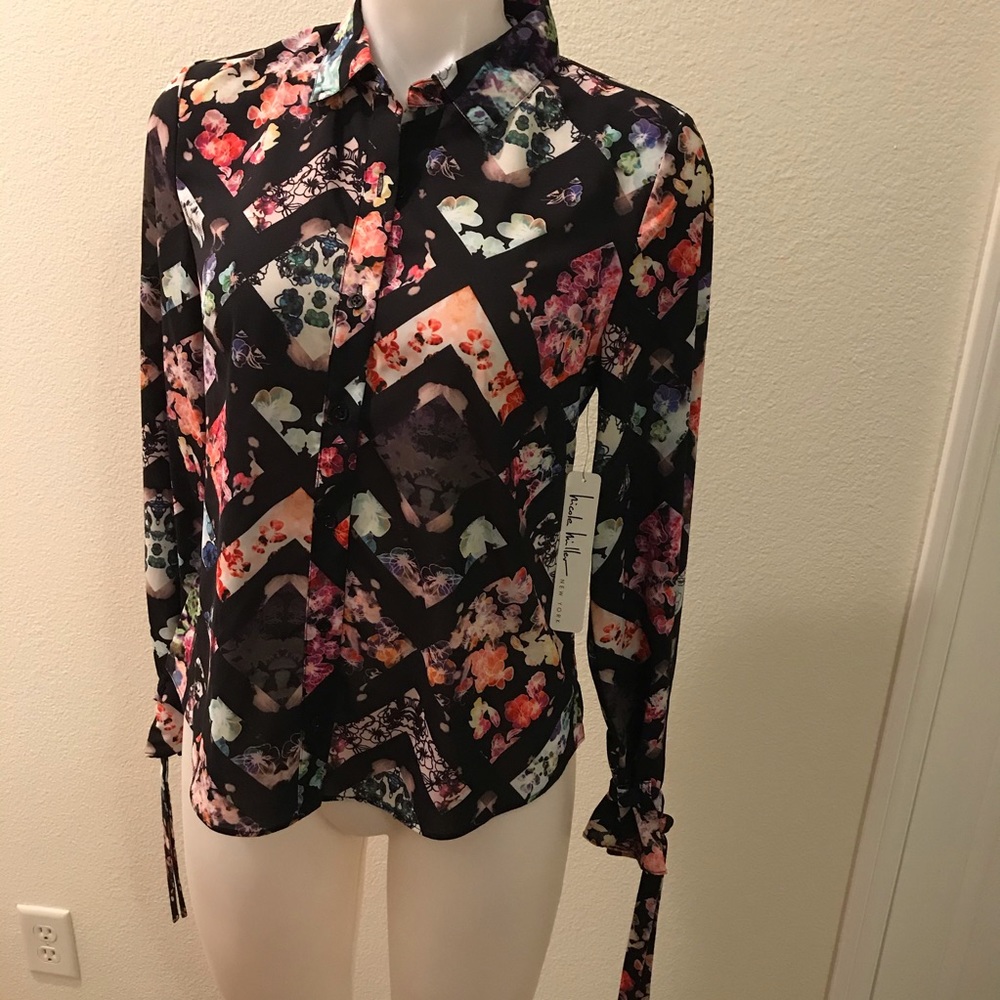 Nicole Miller long-sleeve buttoned down blouse - Picture 4 of 6